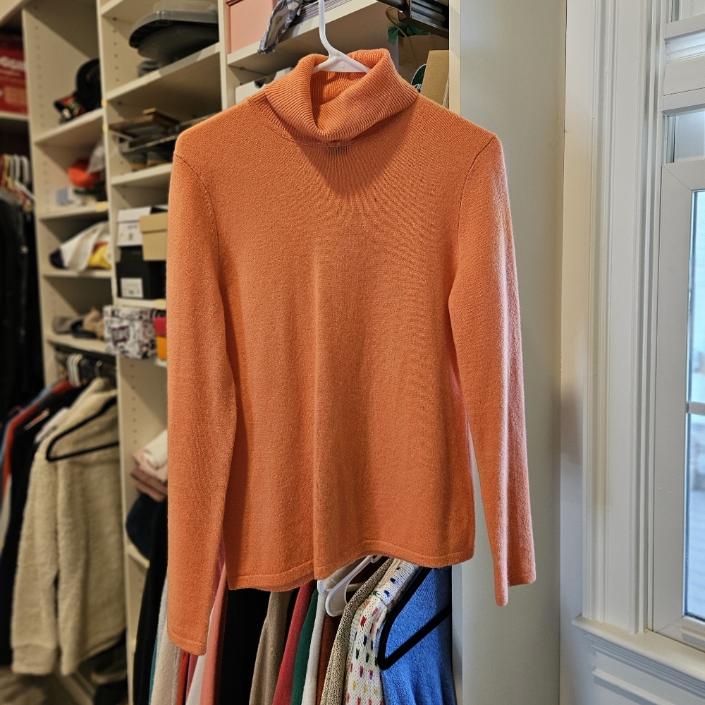 Lord & Taylor Cashmere sweater size Medium. orange/peach